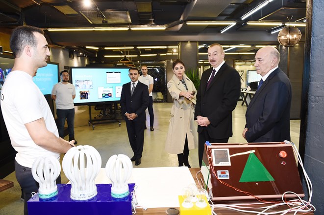 Ильхам Алиев принял участие в открытии административного здания Центра развития электронного правительства в Баку