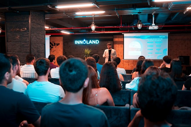 An info session visit to the "INNOLAND" Incubation and Acceleration Center was organized for the trainers of the "Power of the Morning" development program.