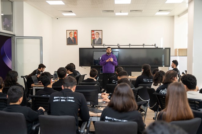 Цифровая игровая школа «DIGIAGE – Баку 2025» продолжается!