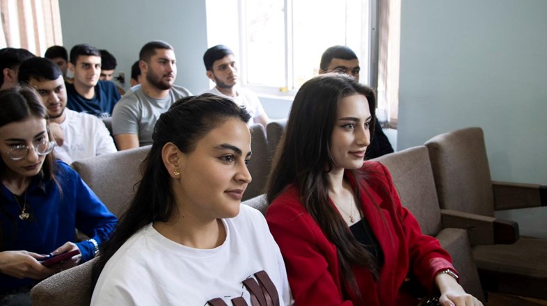  Gəncədə Azərbaycan Texnologiya Universitetində startap həvəskarları “İnnostart” panelində bir araya gəldi.