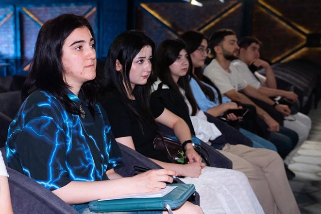 “NeecroLearn” oyun inkubasiya proqramında təlimlər davam edir